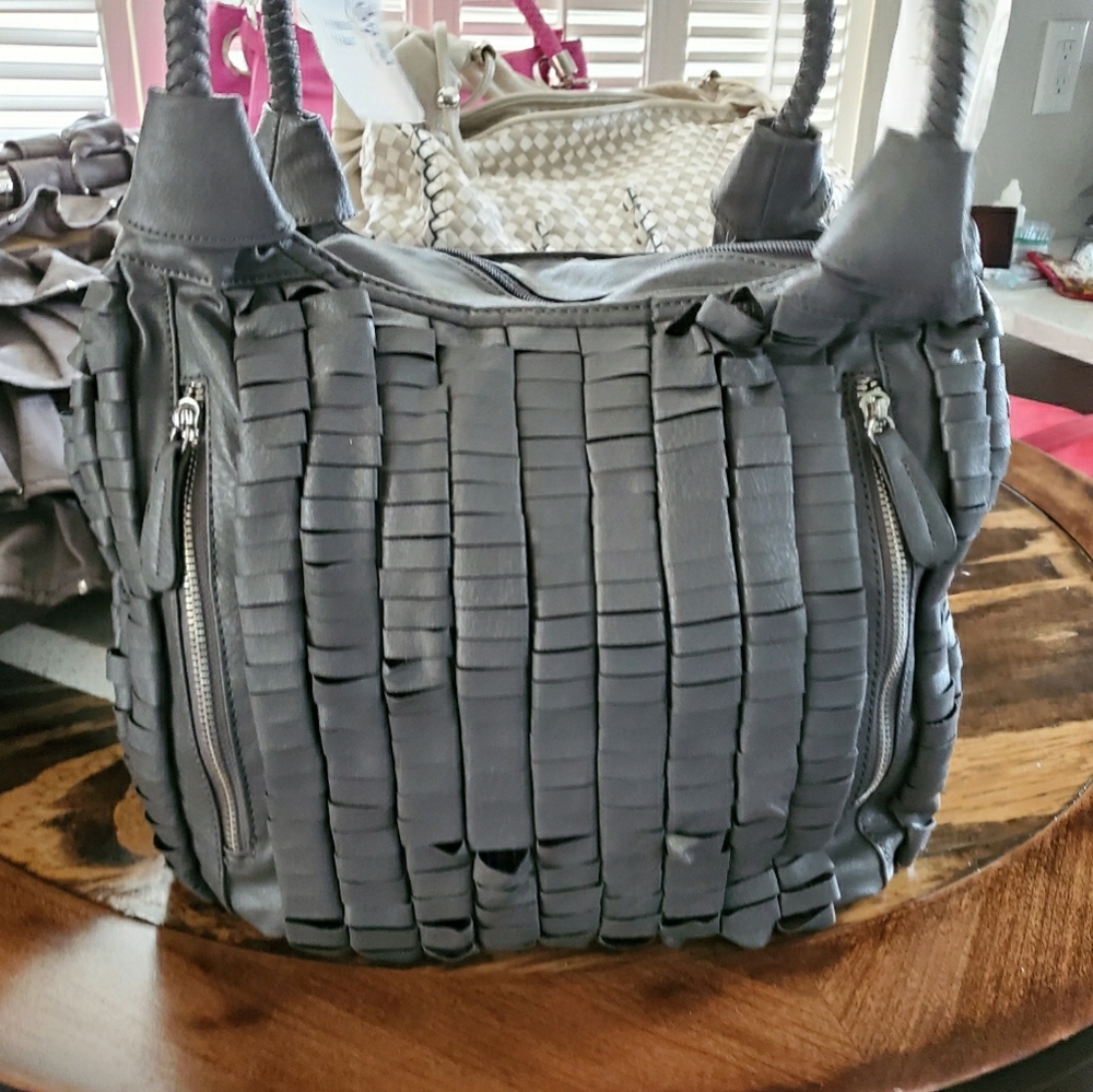 Retro cross zippered large bag.